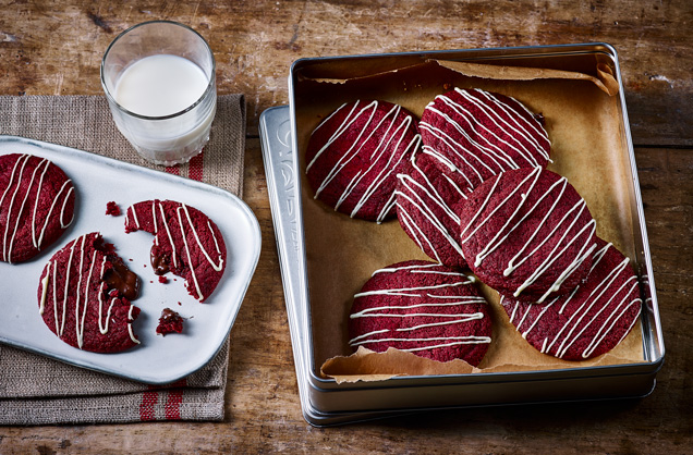 HOW TO MAKE MELT IN THE MIDDLE RED VELVET COOKIESFINALEVERGREEN