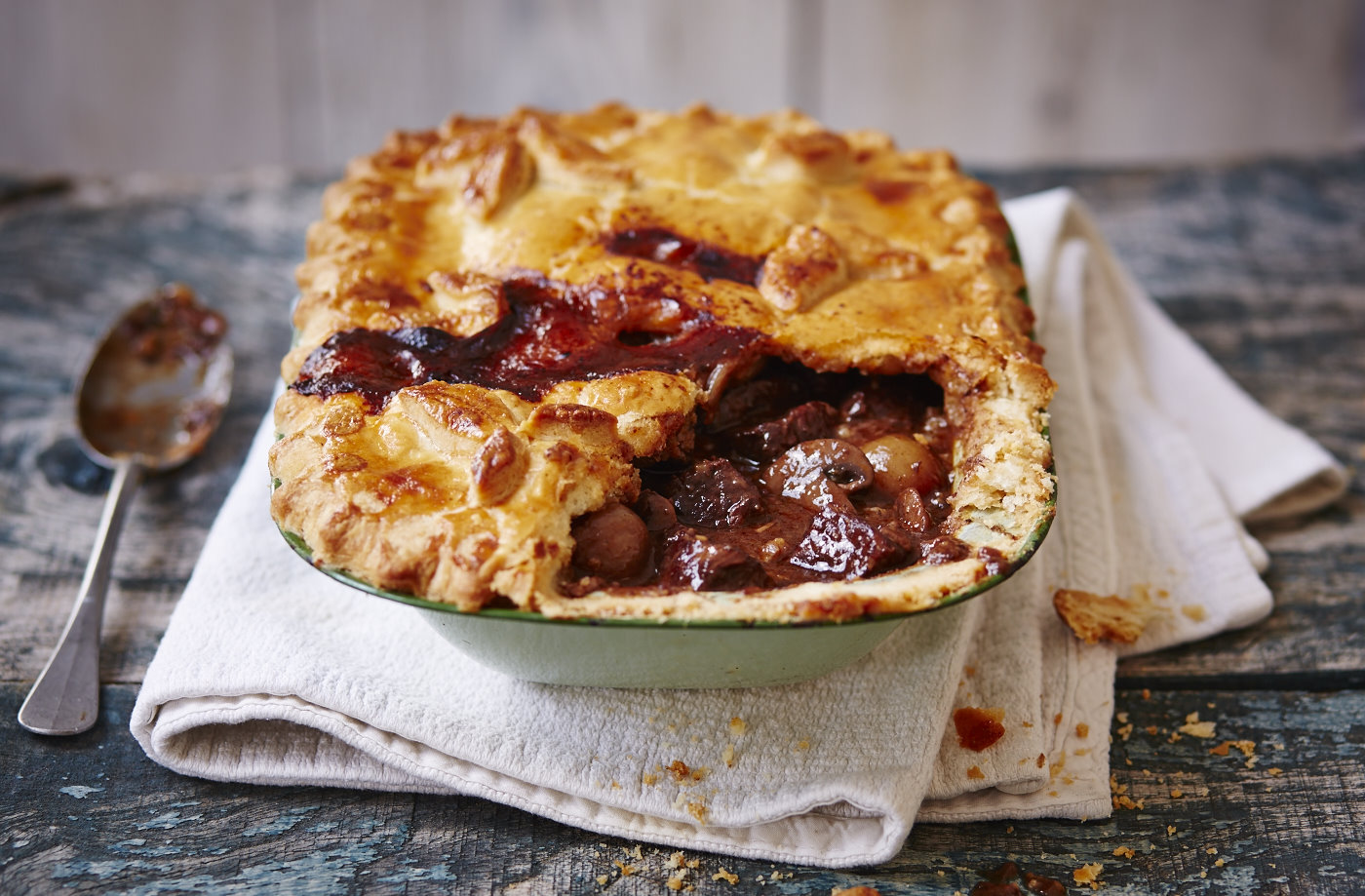 Beef bourguignon pie recipe