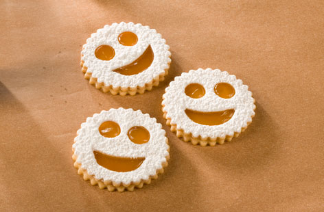 These little guys are so happy you’ll just have to eat them immediately to wipe the smiles off their faces. Ready in 45 mins, homemade dairy-free shortbread biscuits are used to sandwich apricot jam and dusted in icing sugar.
