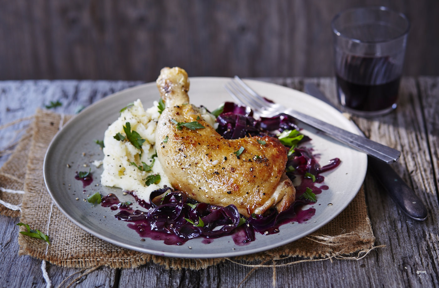 Braised chicken legs with slow-cooked red cabbage recipe