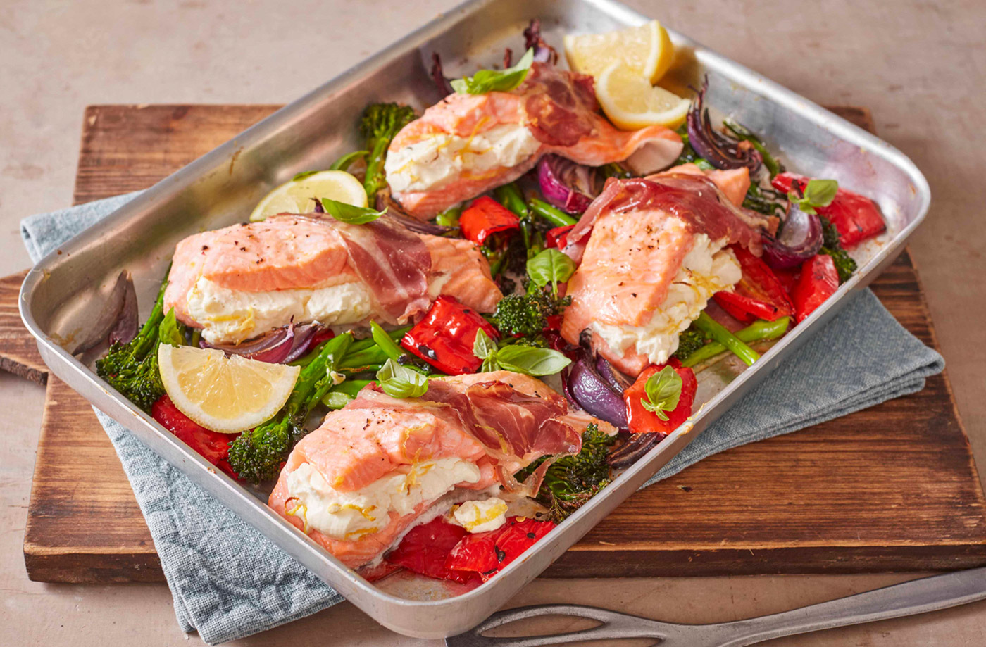 Creamy stuffed salmon with Parma ham recipe