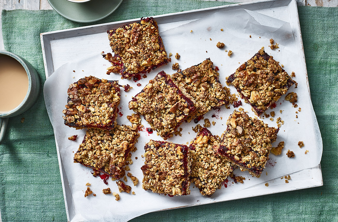 Healthy berry crumble flapjacks recipe