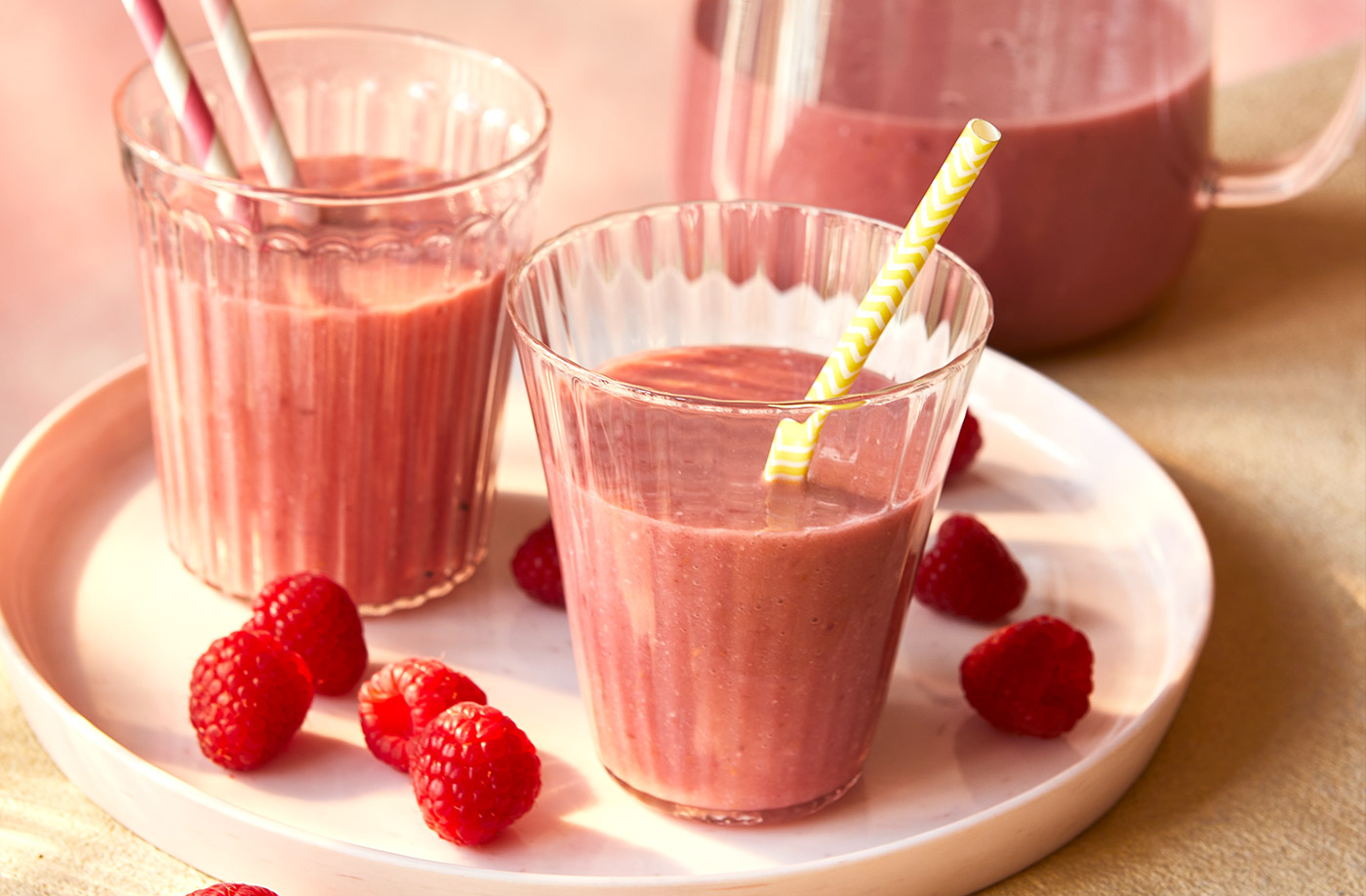 Big-batch peach melba smoothie recipe