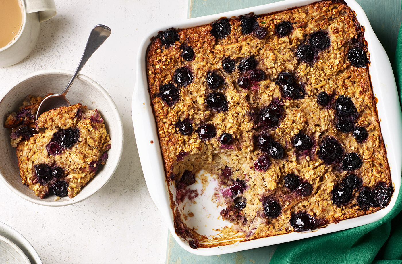 Blueberry and banana baked oats recipe