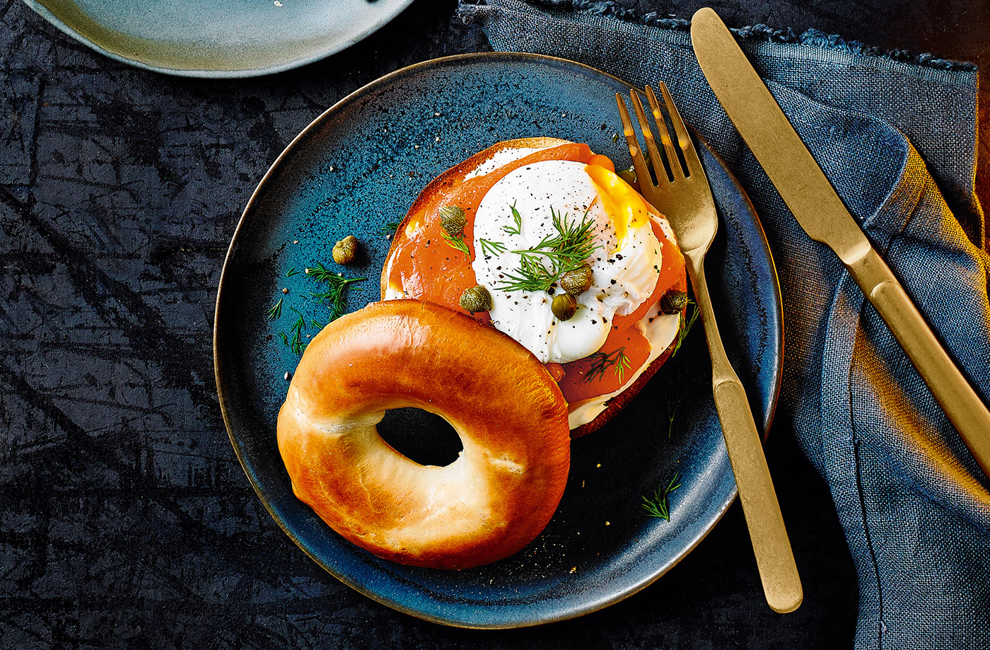 Cheesy smoked salmon bagels recipe