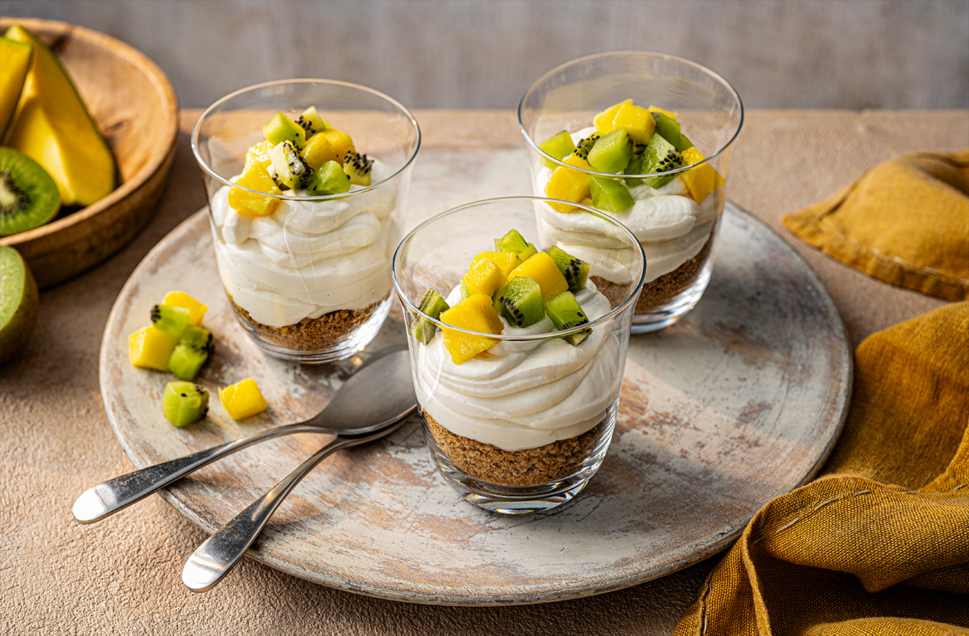 Mini mango and kiwi cheesecake pots recipe