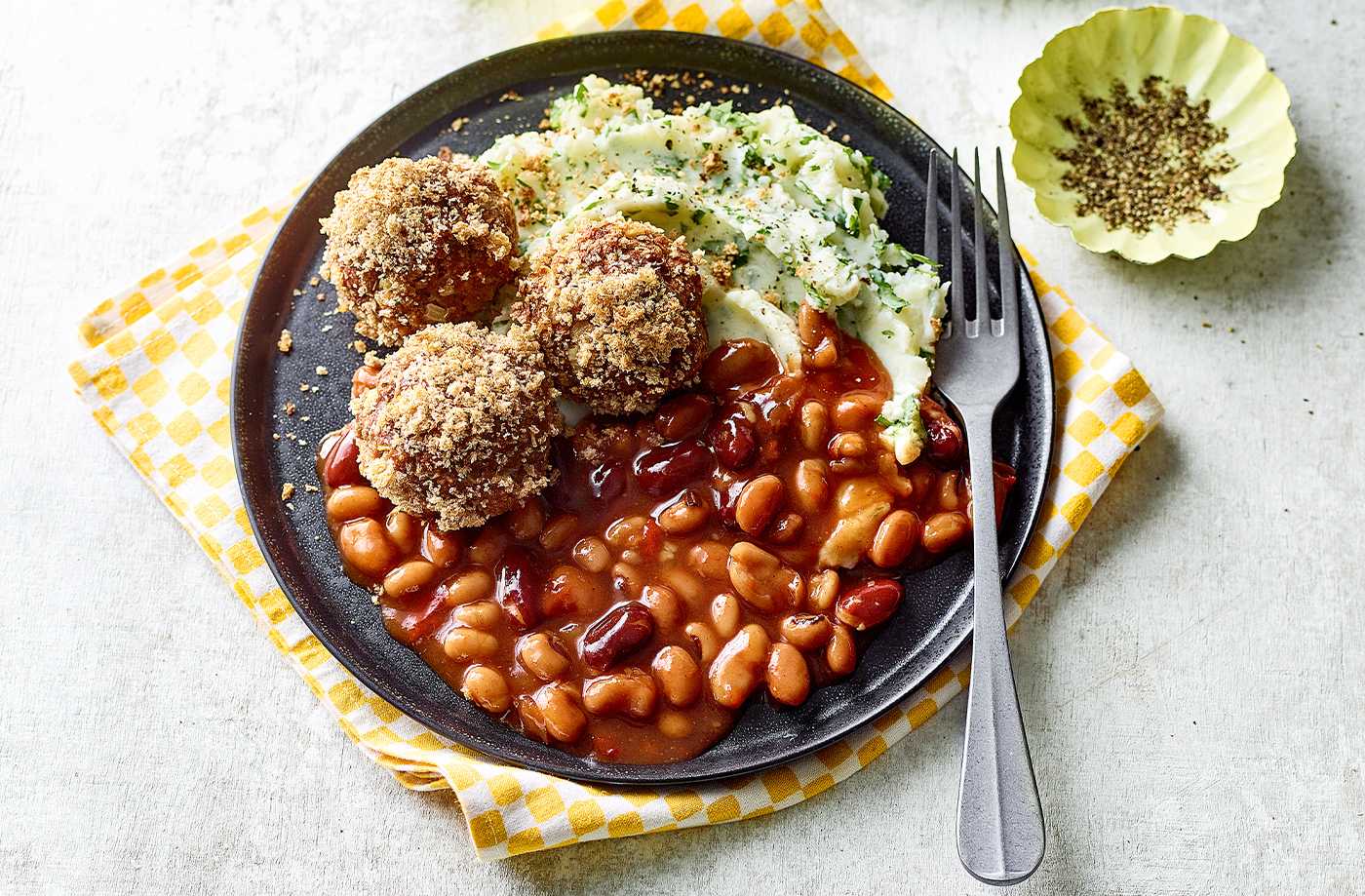 Mini meatloaves with BBQ beans recipe