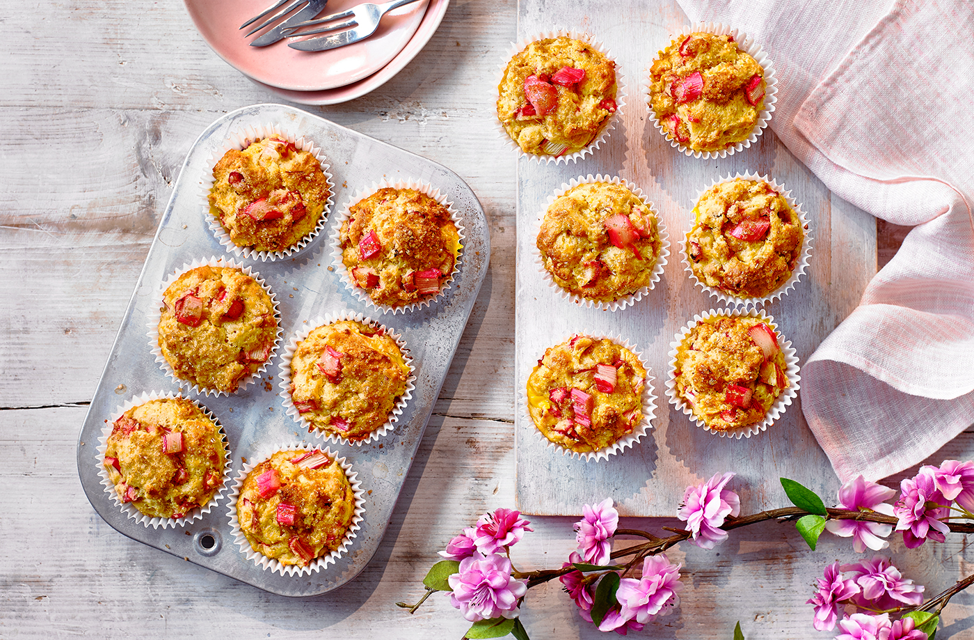 Rhubarb and custard muffins recipe