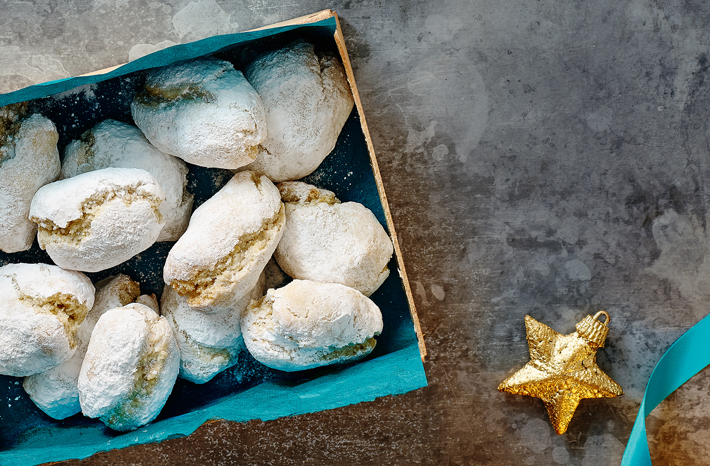 Vanilla and lemon ricciarelli biscuits recipe