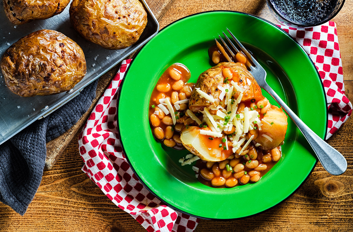 Jacket potato with baked beans and cheese recipe