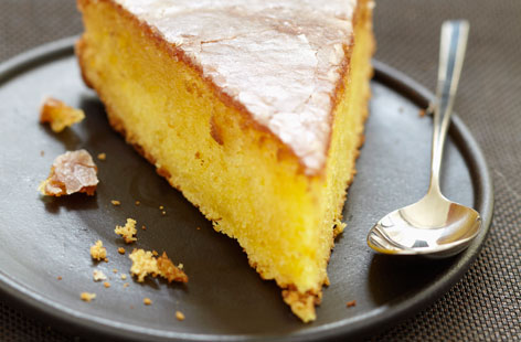 A light and delicious orange cake recipe, this sponge is enriched with greek yogurt and flavoured with orange juice, orange zest and marmalade.