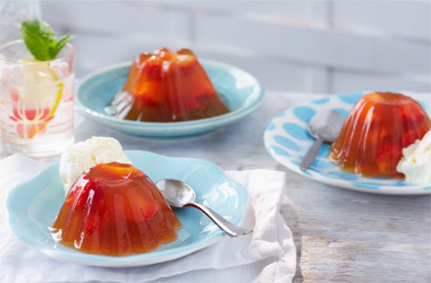 Serve your dinner party guests a sweet al fresco treat with these boozy jellies