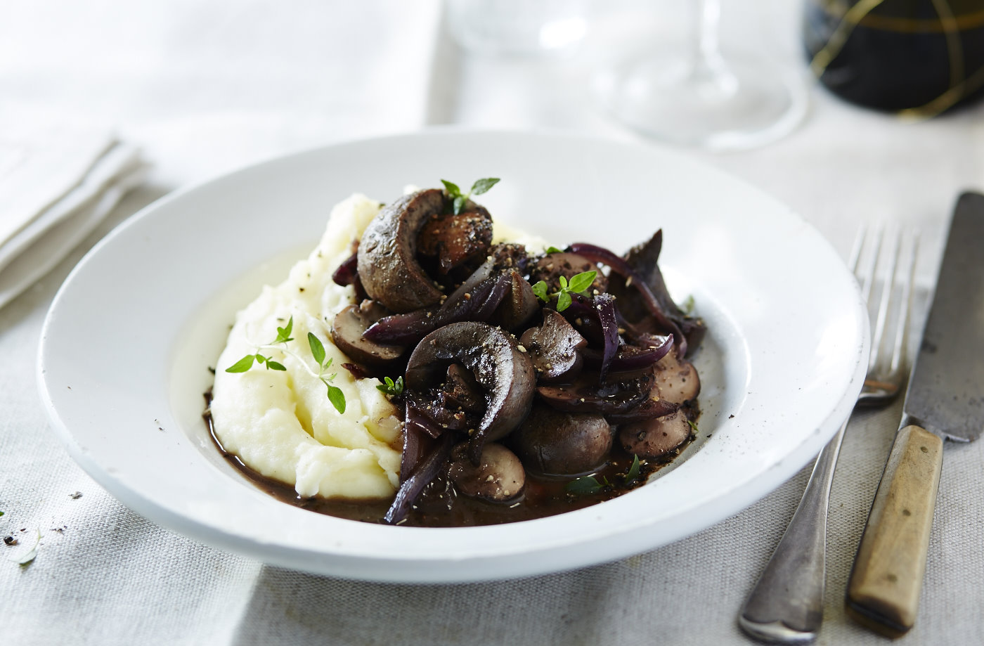 Kidneys in red wine and mushroom sauce recipe