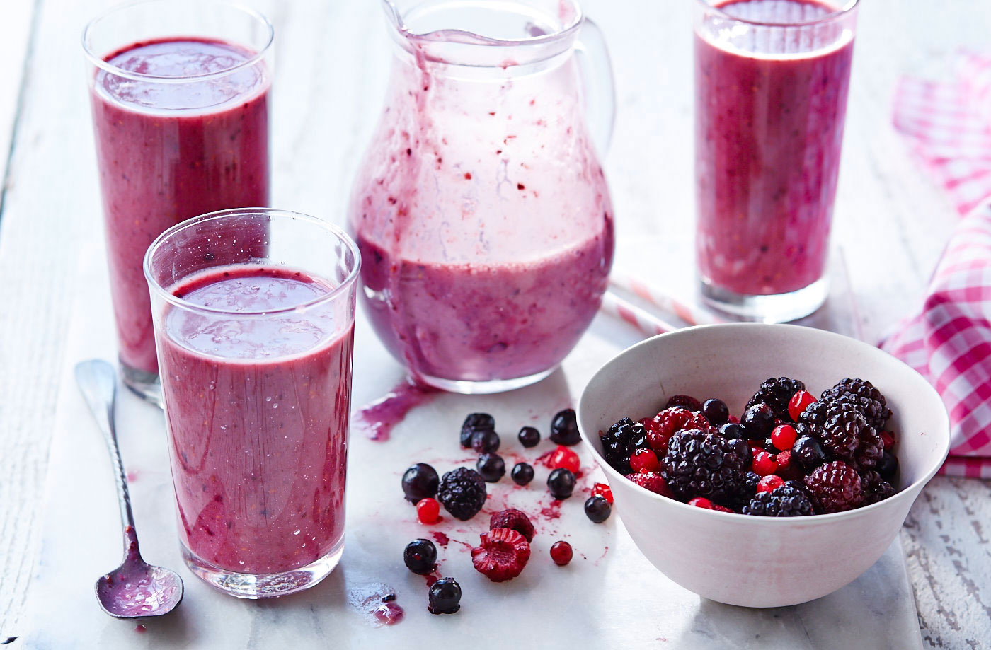 Dairy-free banana and berry smoothie recipe