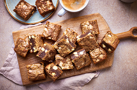 With a hint of coffee and spiced with cinnamon, ginger and nutmeg, these fudgy blondies are the ultimate autumn sweet treat.