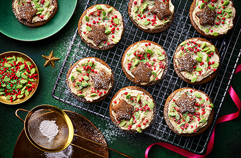Crispy on the outside, soft in the middle, these lightly spiced gingerbread biscuits are the perfect Christmas baking activity. Top with spiced chai cream cheese frosting and decorate with colourful sprinkles.
