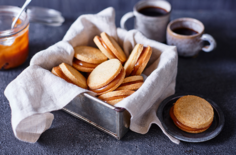  Whisky caramel oat shortbread sandwiches
