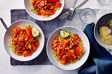 A hearty veggie stew where the sweetness of carrots and nutty chickpeas take centre stage. 