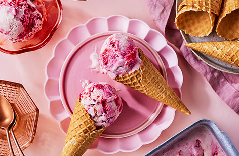 No need for an ice cream maker with this so-easy ice cream recipe, featuring roasted strawberries, whipping cream and condensed milk (as well as a little secret ingredient for extra creaminess!). A super summer treat.