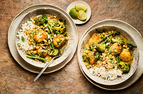 Maris Piper potatoes aren't just for roasties! This dreamy vegan curry stars this special variety of spud, with a creamy white flesh that holds its shape well when cooked in a curry. Our super-easy recipe uses a jar of Massaman curry paste and a tin of coconut milk for signature Thai-style rich and fragrant flavours. One to try for your next curry night in!