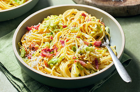 Try this super-tasty and healthy twist on the classic carbonara with this leek and bacon recipe. Quick and easy to make, it's sure to become a new family favourite!
