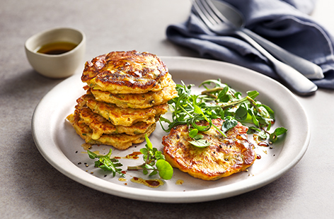 If you're looking for a light lunch idea using just organic ingredients, these fritters made with silky leeks and oozy sharp Cheddar are the perfect dish.
