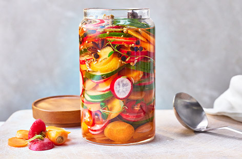 Don’t let summer veg go to waste – this quick pickle is great for using up leftovers. Serve with salads, houmous and pitta bread, or simply enjoy straight from the jar!