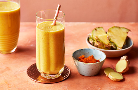 Good morning sunshine! Bring tropical flavours to the breakfast table with this vibrant pineapple and turmeric smoothie