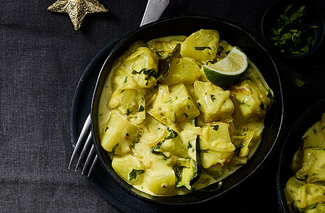 After years of traditional Christmas food when Karen was a child, her parents have gone back to their heritage and now they have a small-scale
roast combined with a full-blown Sri
Lankan curry feast