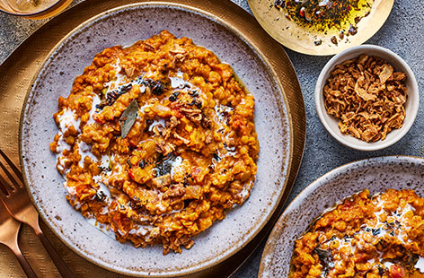 This simple peanut butter dhal is made entirely out of ingredients you probably already have in your cupboard. Add in a dash of coconut milk for extra creaminess and top with a fenugreek tarka (infused oil). Perfect for those chilli winter evenings when you don't know what to cook!