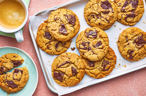 Chocolate chunk cookies with a tahini twist