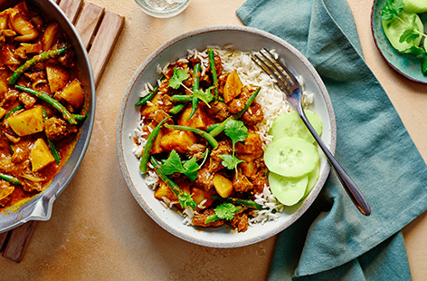 Leftover roast beef works wonderfully in this fragrant rendang curry. Cinnamon, lemongrass and ginger add to the rich-in-flavour recipe. Serve with fluffy jasmine rice and slices of cucumber.