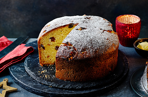 Show off your baking skills with this Italian classic made of sweet bread and enriched with dried fruit.