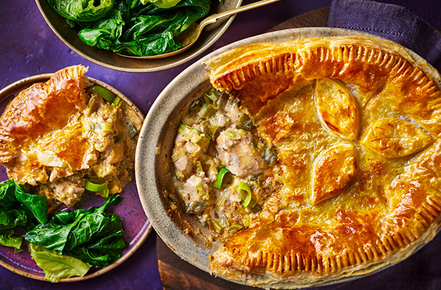 Creamy chicken and leek pie 