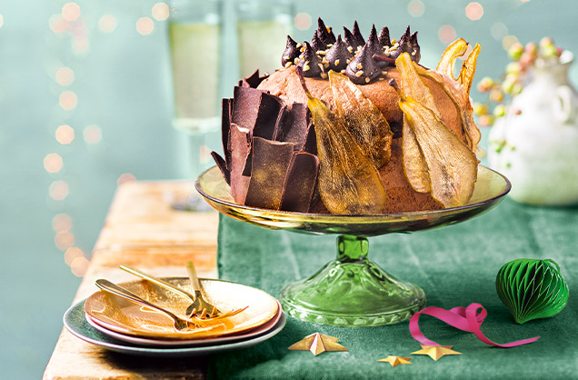 Pear and chocolate panettone