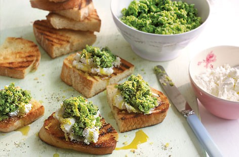 Start your dinner party with these fresh-tasting crunchy crostini canapés: Broad beans, blended with herbs and lemon zest on toast with goat's cheese. Surely the perfect companion to a glass of prosecco.