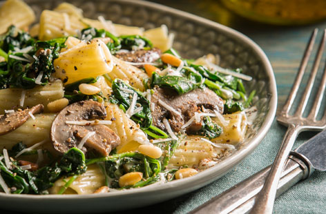 A deliciously creamy classic. Spinach and mushroom carbonara best served with Parmesan cheese and a glass of white wine
