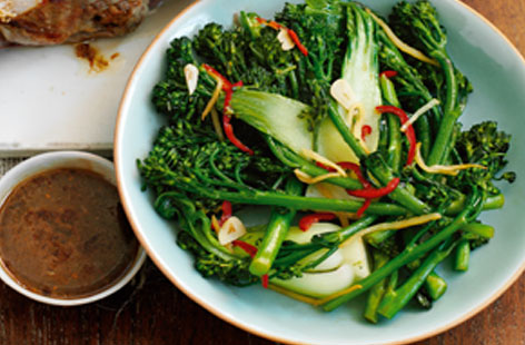 A delicious side dish to have with homemade Thai dinners – or other Asian-influenced meals. Full of heat and flavour, it only takes ten minutes to make and is healthy, too. If you like it hot, add slightly more chilli.
