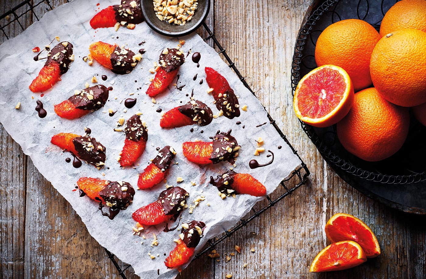 Chocolate-dipped orange segments recipe