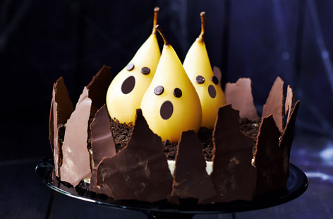 If you're planning a dinner party this Hallowe'en, try this devilishly delicious cheesecake with ghostly poached pears, a butterscotch and chocolate filling, and crushed oreo cookie base. It's a showstopper.