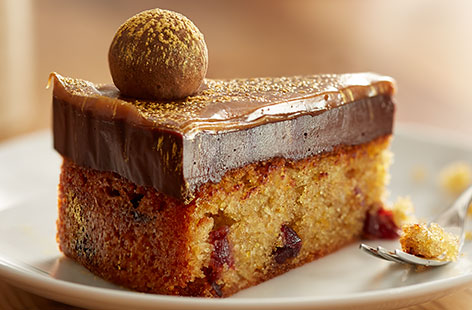 Chetna Makan is an excellent baker and this festive chocolate torte is an excellent example of how simple and delicious her recipes can be. Sweet cinnamon salted caramel pairs well with tart dried cranberries and orange zest for a well-balanced bake.
