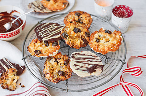 Whip up a batch of delicious homemade Florentines. These offer up a satisfying crunch, that gives way to a chewy centre