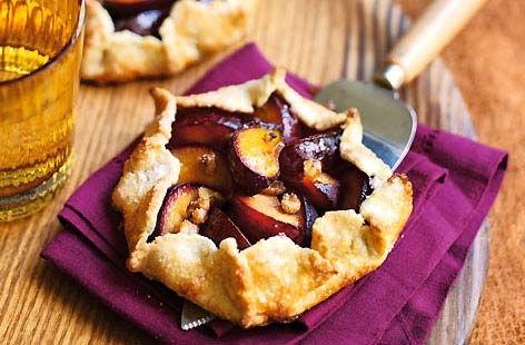 The tarts don’t go into a tin so you don’t have to be precise when shaping them