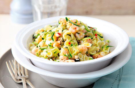 Marinated in fragrant garlic and fiery chilli, these delicious prawns taste heavenly tossed through pasta and finished off with zesty lemon for a simple yet flavour-packed midweek meal.