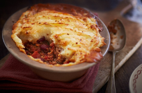 This is a hearty twist on a classic cottage pie. The chilli con carne base layer adds a Mexican vibe, while the chilli-topped cheesy mash gives this winter warmer an extra kick. Great for a weekend dinner and can be frozen.