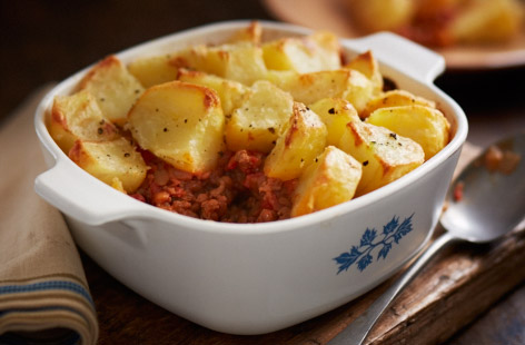 A gorgeous wintery shepherd's pie with lentils, lamb mince, and swede and topped with chunky potatoes. The filling and nourishing lentils and swede add texture and flavour. This dish can also be frozen, perfect for those times when a home-cooked ready meal is in order.