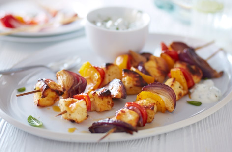 Add a splash of colour to your summer BBQ feast with these easy halloumi kebabs. The creamy yet tangy halloumi pairs perfectly with sweet red onions and peppers. You can grill or barbecue these halloumi skewers, making them a delicious and versatile meal for any night of the week!