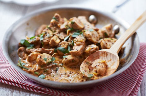 A quick and creamy leek and pork stroganoff for those mealtimes when maximum flavour in minimum time is in order. Leeks, mushrooms and pork are cooked with wine, mustard, and sour cream. Add just a hint of tarragon and paprika to tickle the tastebuds even further.