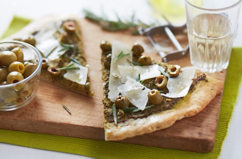 Rosemary, olive and pesto pizza recipe