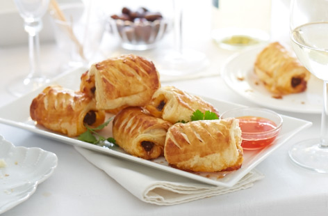 Gorgeously golden on top and wonderfully spicy with a mix of beef, sun-dried tomato paste, chilli flakes and red onion, these party bites are a real crowd-pleaser